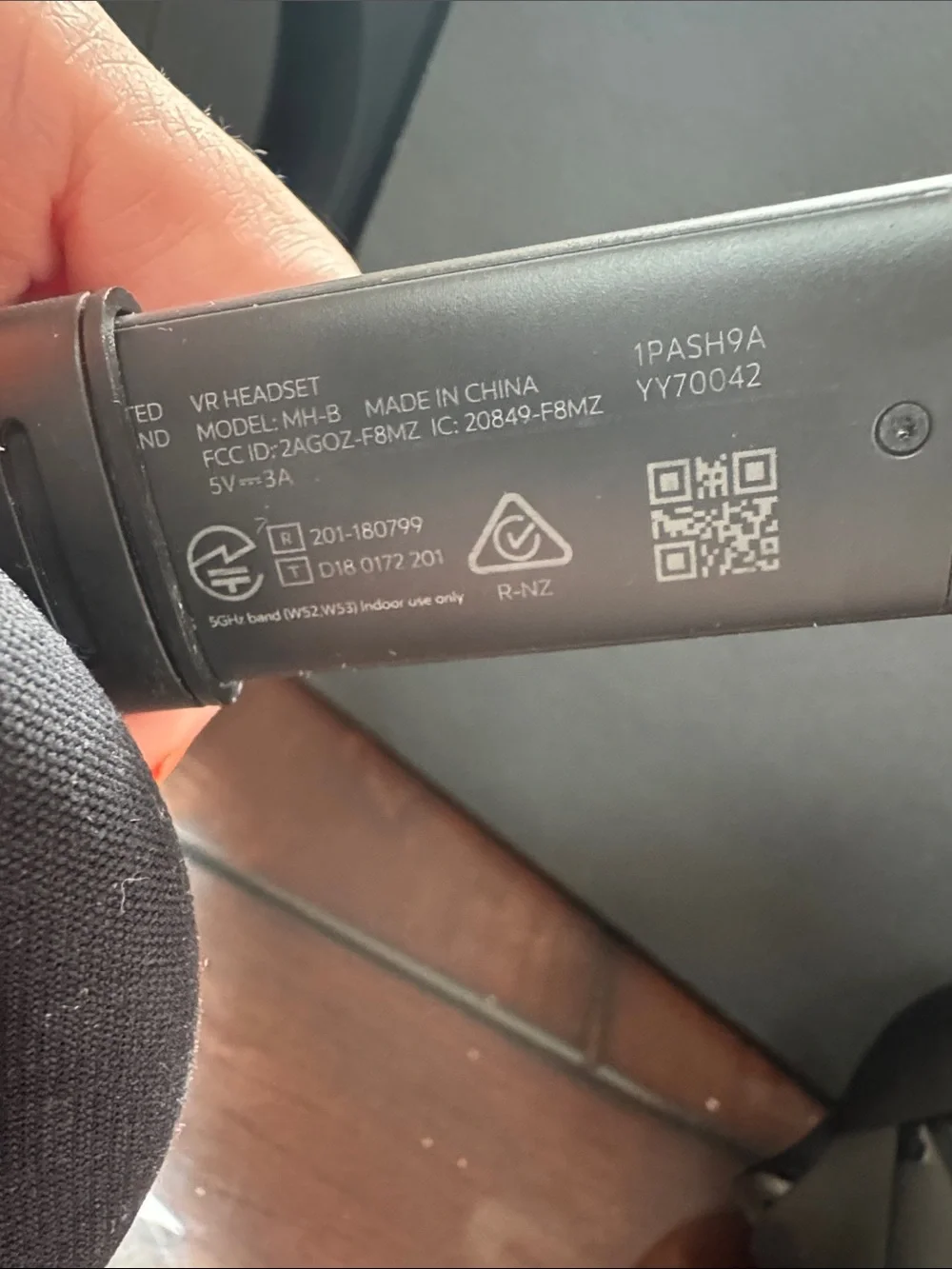 Oculus Quest I VR Headset with Controllers
